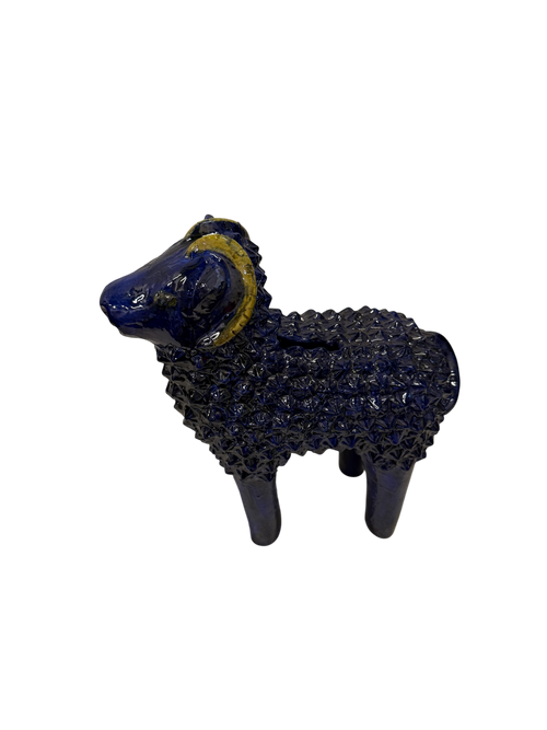borrego azul con cuernos amarillos, pieza de decoración mexicana, con arte popular, artesanías de Michoacán de barro vidriado.