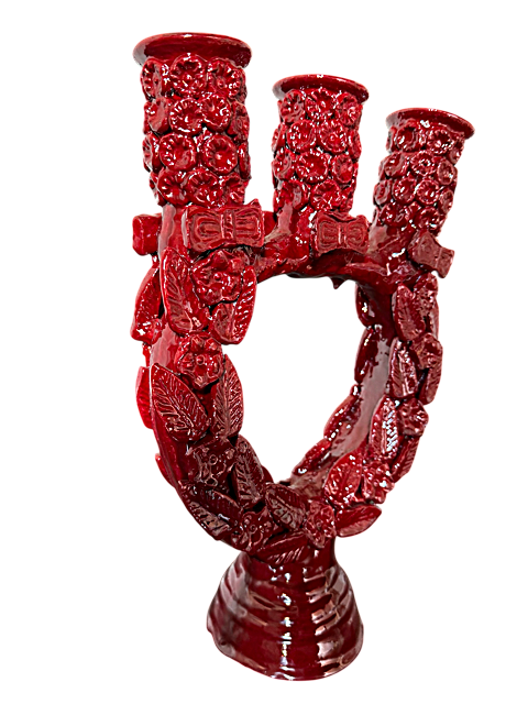 Candelabro barro vidriado rojo de San José de Gracia, Arte Popular Mexicano, compra regalos sostenibles para empresas en Mansion Iturbe Artisans Collection