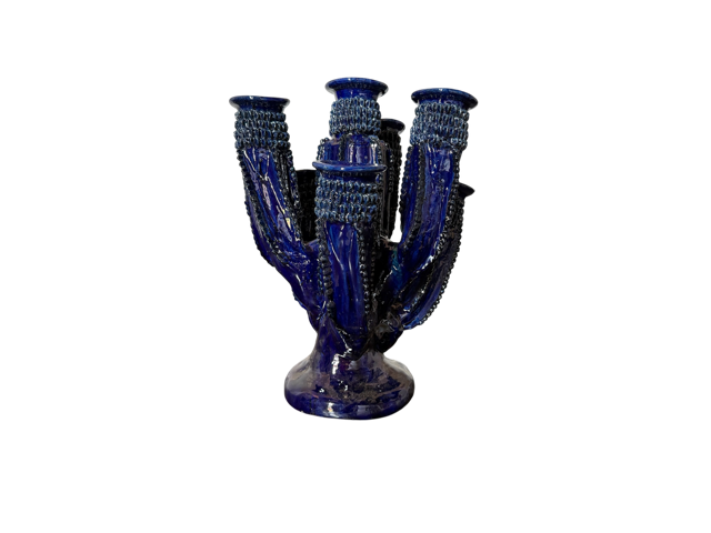 Candelabro grande de barro vidriado en forma de cactus color azul profundo, pieza de colección hecha a mano por Doña Luz para Mansión Iturbe Artisans Collection