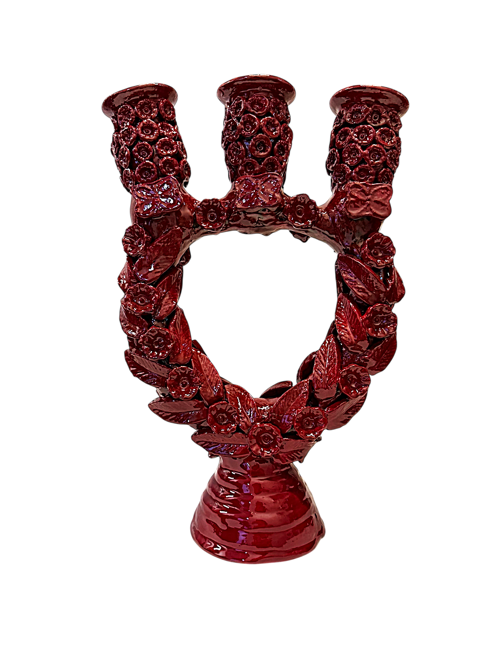 candelabro de barro hecho a mano por artesana de Michoacán, pieza única para coleccionistas de arte popular mexicano, hecho a mano por mujer artesana, pieza con la curaduría de Mansión Iturbe Artisans Collection.