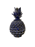 Piña de barro de San José de Gracia Michoacán en color azul y gris, con técnica de conchita y remate de piñas de pino, realizada por una mujer artesana.